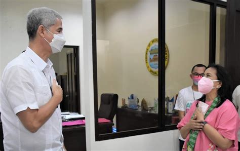 Negros Occidental governor declares support for .